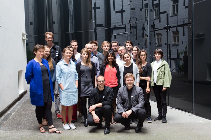 TeilnehmerInnen und Organisatoren der Form Follows Ausstellung im HDA