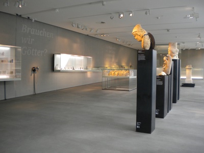 Häuser schaun 24.04.2010: Archäologiemuseum / BWM Architekten und Partner, Lapidarium / PURPUR Architektur