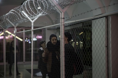 Michael Hirschbichler: JENSEITS DER KÜSTE UTOPIAS, 02.12.2015