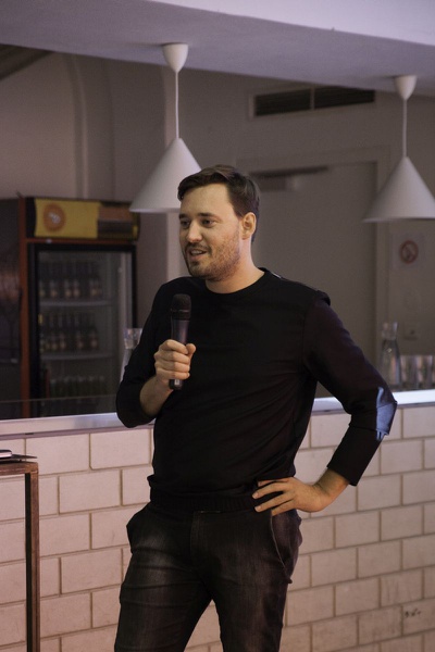 Michael Hirschbichler: JENSEITS DER KÜSTE UTOPIAS, 02.12.2015