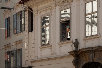 Thomas Bernhard blickt in die Stadt – © Fotos: Martin Grabner, Thomas Bernhard Nachlassverwaltung / Collage: Martin Grabner Thomas Bernhard blickt in die Stadt